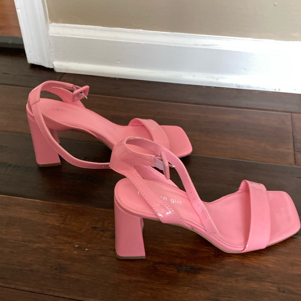 Worn once to a wedding.  Extremely comfortable!  Bubble gum pink color!
